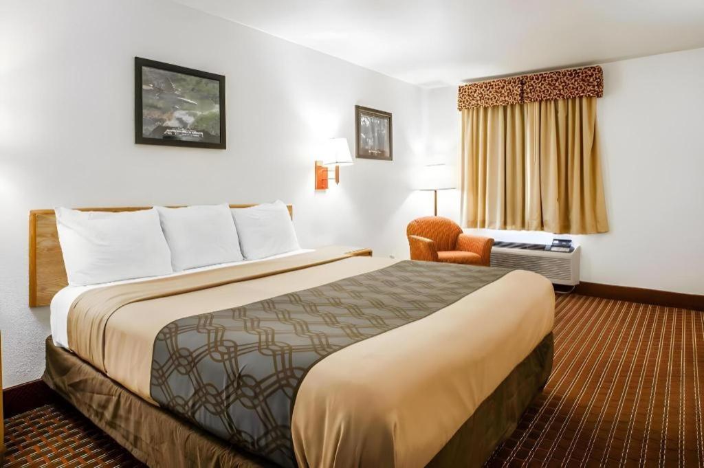 Econo Lodge Truman Inn Sedalia Eksteriør bilde