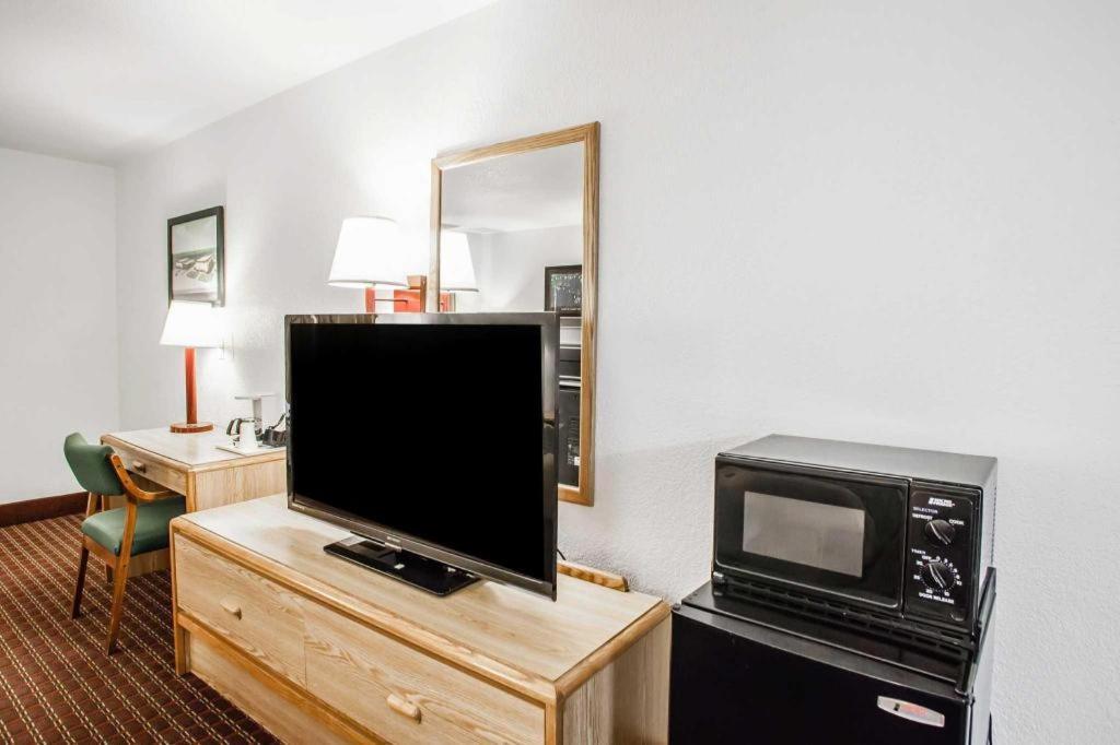 Econo Lodge Truman Inn Sedalia Eksteriør bilde