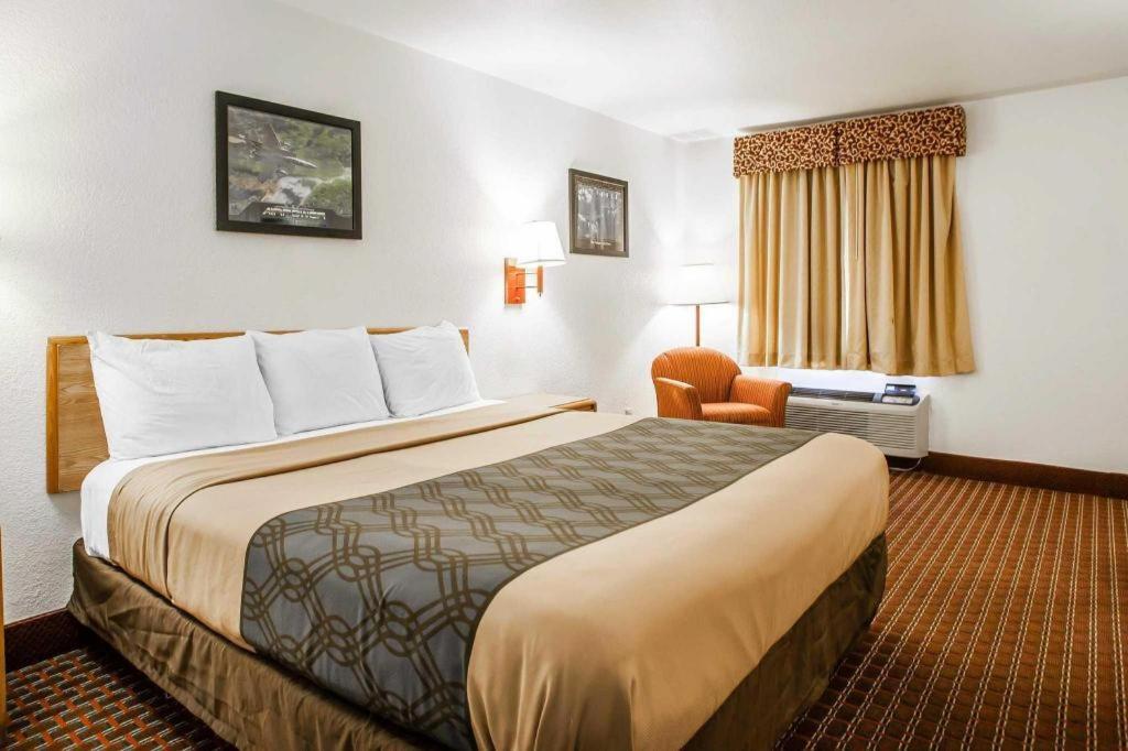 Econo Lodge Truman Inn Sedalia Eksteriør bilde