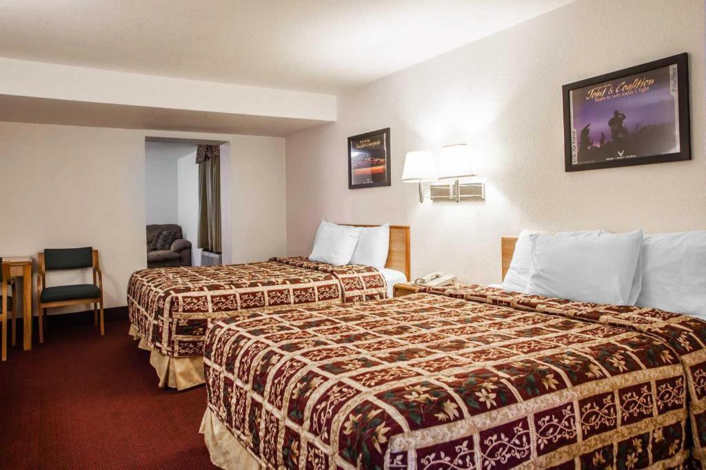 Econo Lodge Truman Inn Sedalia Eksteriør bilde