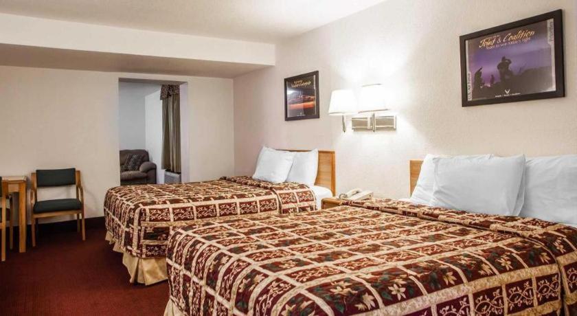 Econo Lodge Truman Inn Sedalia Eksteriør bilde