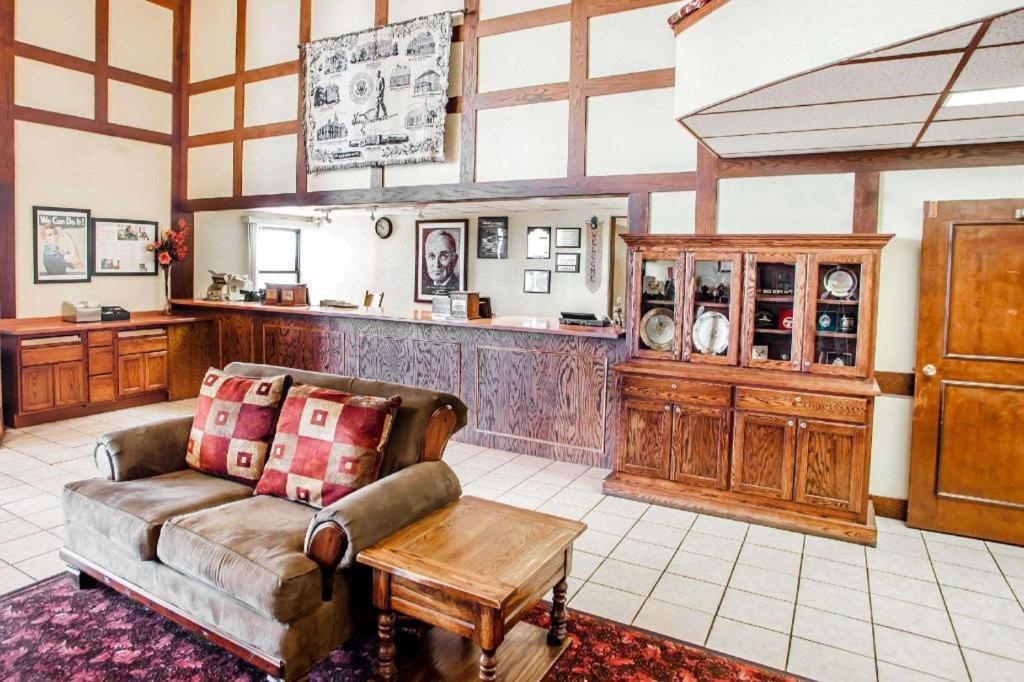 Econo Lodge Truman Inn Sedalia Eksteriør bilde