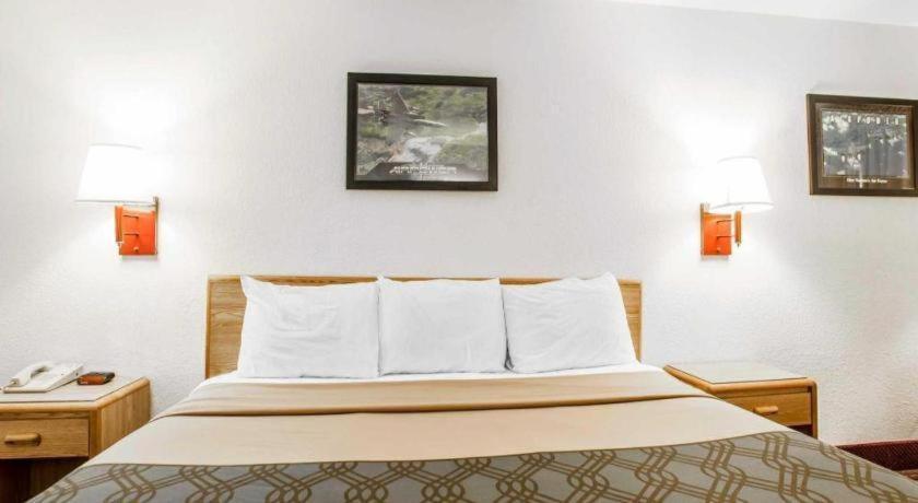 Econo Lodge Truman Inn Sedalia Eksteriør bilde
